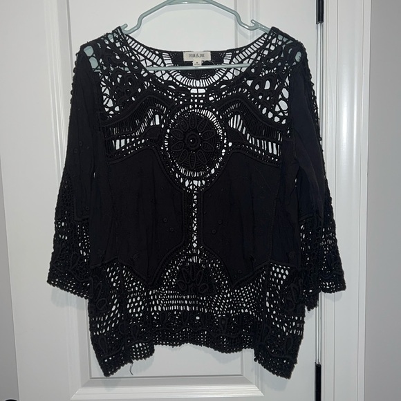 Taylor & Sage Tops - Taylor & Sage size Medium Crochet Black Too Hippie Goth 70’s Style Cute